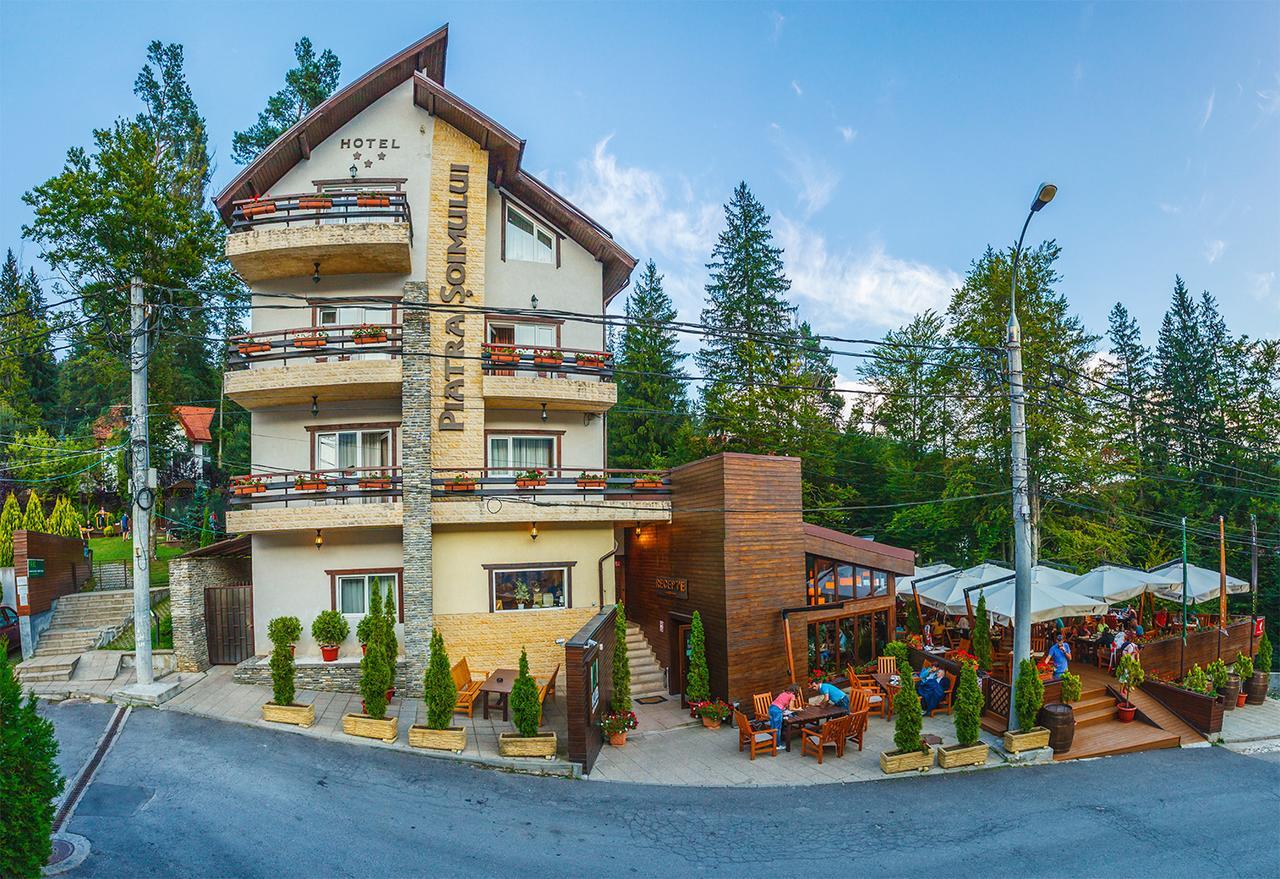 Hotel Piatra Soimului Sinaia Luaran gambar