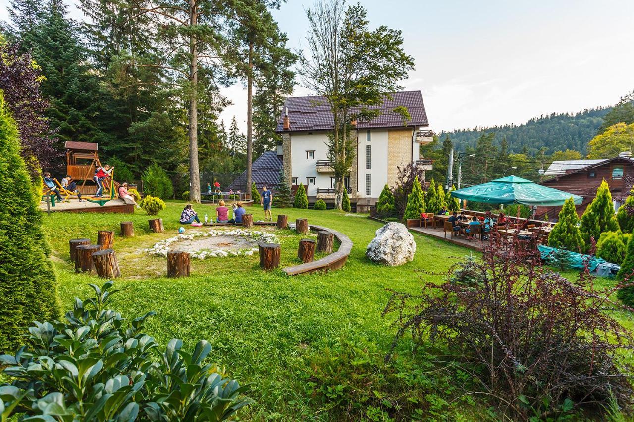 Hotel Piatra Soimului Sinaia Luaran gambar